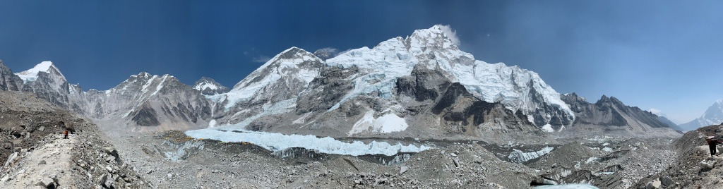 エベレストBCからの展望